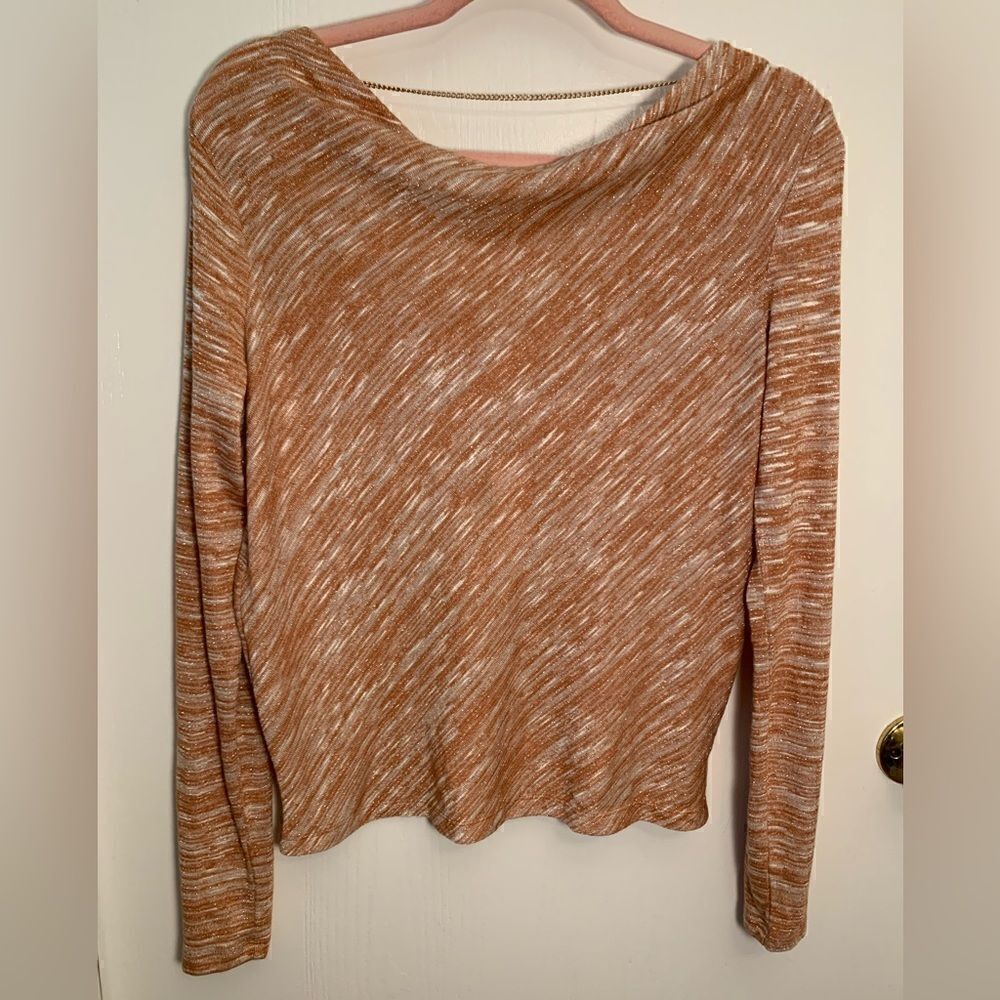 Self E EUC orange/cream metallic low back with gold chain long sleeve Size M